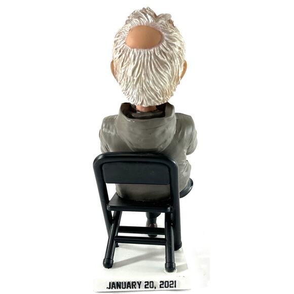 Bernie Sanders Sitting Bobblehead 2021 Inauguration Day Limited Edition #21678 - Picture 5 of 6